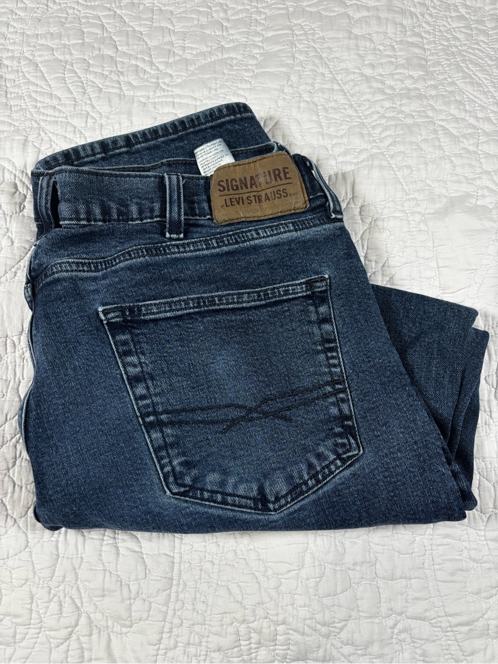 Signature Levi Strauss Men’s Straight Jeans — Dark Blue
